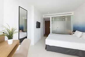 HM Tropical Hotel