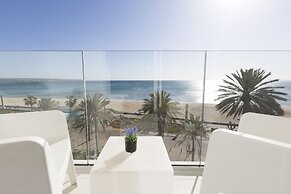 HM Tropical Hotel