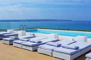 HM Tropical Hotel