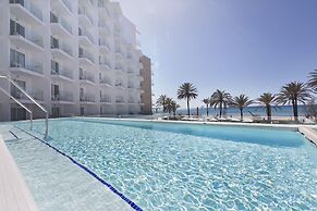 HM Tropical Hotel