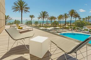 HM Tropical Hotel