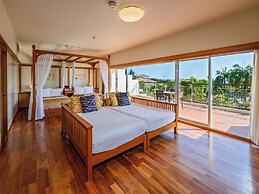 Kanucha Bay Hotels & Villas