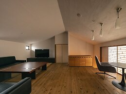 OTARU RETREAT by Onko Chishin