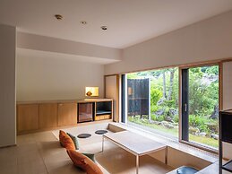 OTARU RETREAT by Onko Chishin