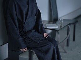 OTARU RETREAT by Onko Chishin