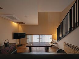 OTARU RETREAT by Onko Chishin