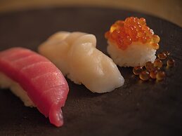 OTARU RETREAT by Onko Chishin
