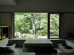 OTARU RETREAT by Onko Chishin
