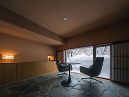 OTARU RETREAT by Onko Chishin