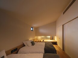 OTARU RETREAT by Onko Chishin