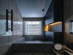 OTARU RETREAT by Onko Chishin