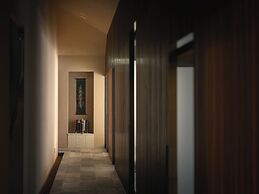 OTARU RETREAT by Onko Chishin