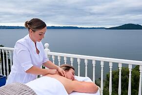 On The Point - Lake Rotorua