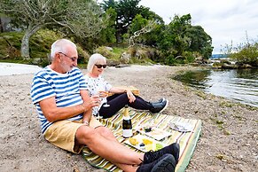 On The Point - Lake Rotorua