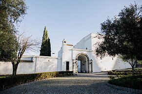 Convento do Espinheiro, Historic Hotel & Spa