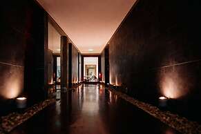 Convento do Espinheiro, Historic Hotel & Spa