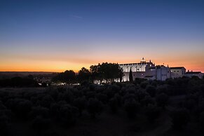 Convento do Espinheiro, Historic Hotel & Spa