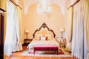 Convento do Espinheiro, Historic Hotel & Spa