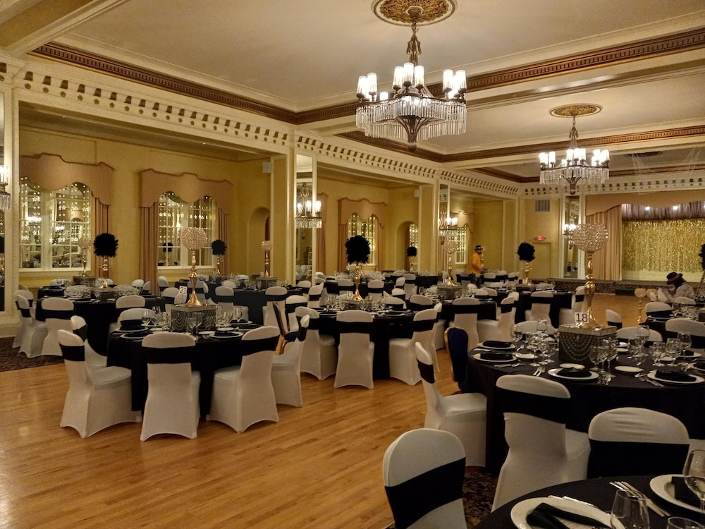 Arlington Resort Hotel and Spa