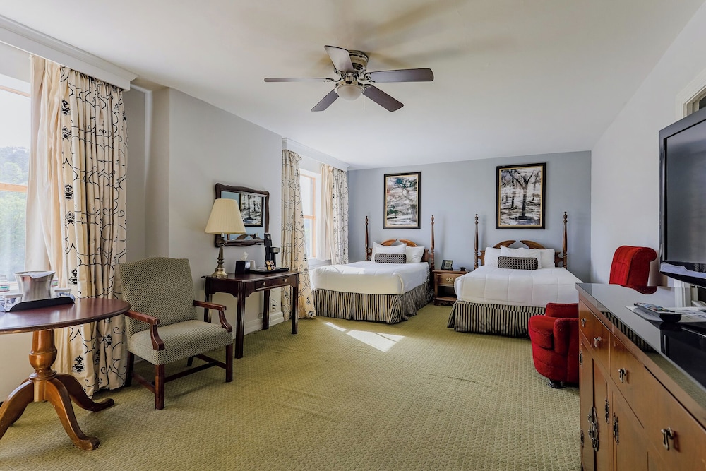 Arlington Resort Hotel and Spa