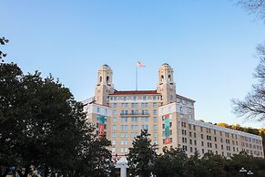 Arlington Resort Hotel and Spa