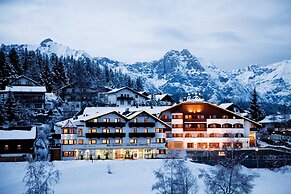 Mountains Hotel