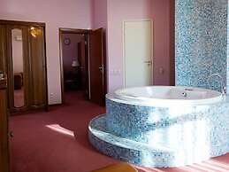 Maxima Irbis Hotel