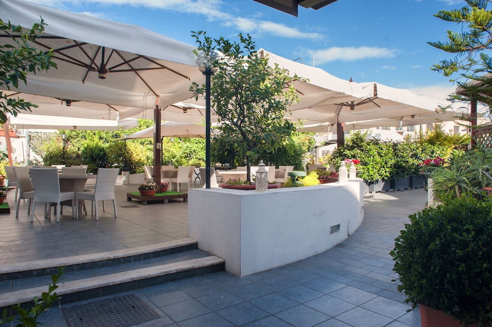 Magris Hotel
