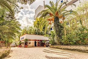 Marina Club Hotel