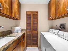 Puunoa  - CoralTree Residence Collection