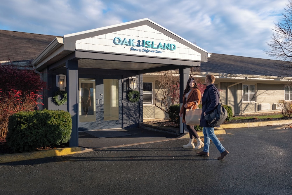 Oak Island Resort & Conference Centre