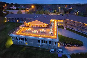 Oak Island Resort & Conference Centre