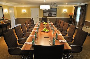Oak Island Resort & Conference Centre