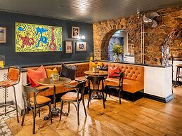 Clifton Hotel