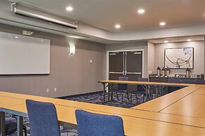 Courtyard by Marriott Medford Airport