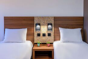 greet Hotel Chatellerault