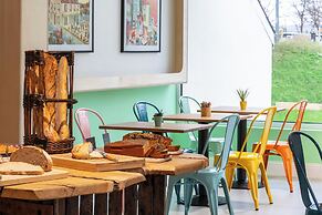 greet Hotel Chatellerault