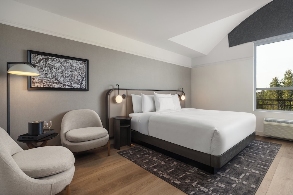 Hotel Vallea Bromont, Tapestry Collection by Hilton