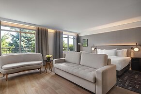 Hotel Vallea Bromont, Tapestry Collection by Hilton