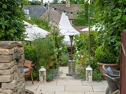 The Wheatsheaf Inn