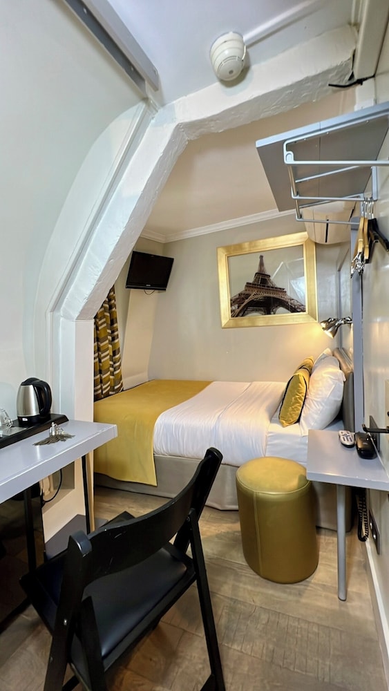 Pratic Hotel