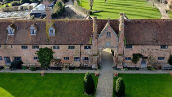 London Beach Country Hotel