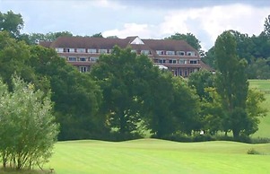 London Beach Country Hotel