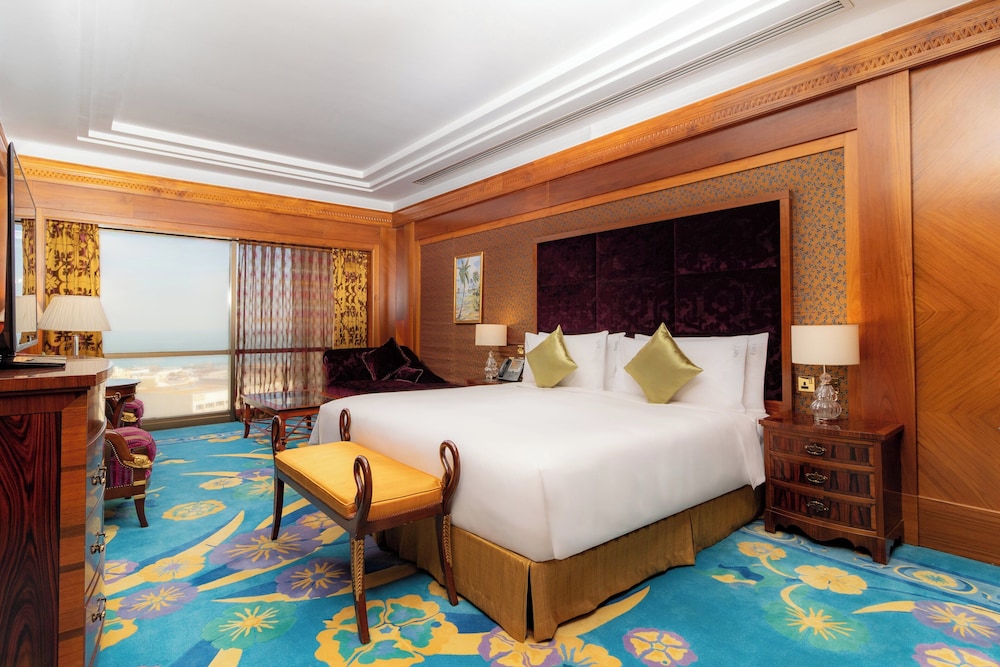 Holiday Inn Kuwait by IHG