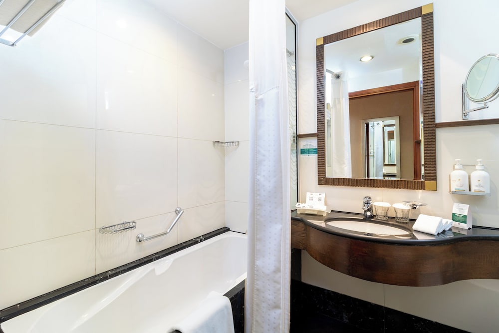 Holiday Inn Kuwait by IHG
