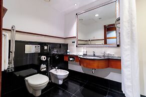 Holiday Inn Kuwait by IHG