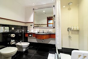 Holiday Inn Kuwait by IHG