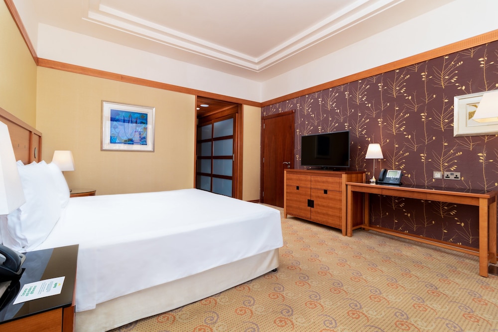 Holiday Inn Kuwait by IHG