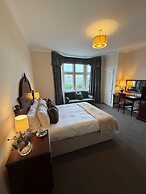 Taunton House Hotel