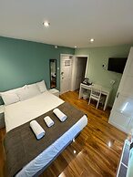 The George Hotel